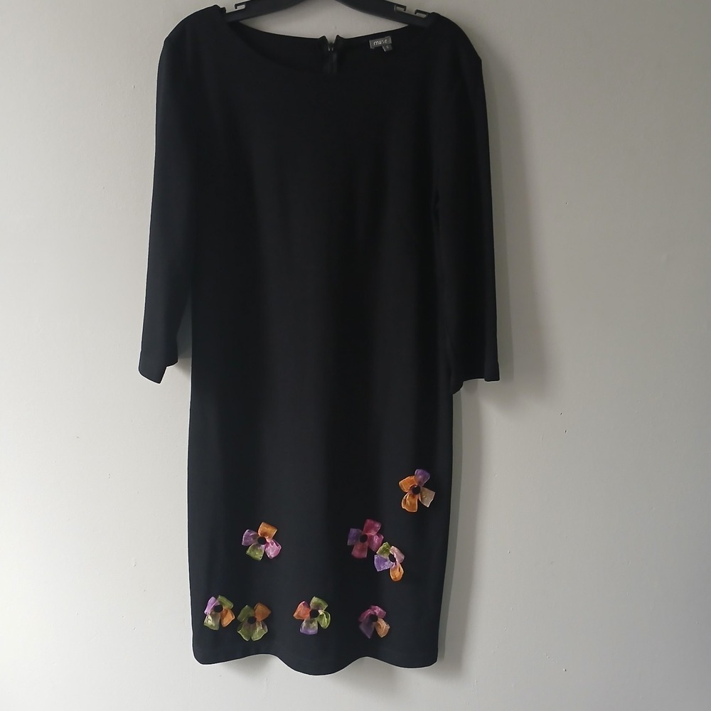 Muse Women's Size 6 Black Floral Embellished Midi Dress 3/4 Sleeve Round Neck